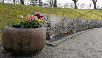 <span class=" italic" data-lab-italic_desktop="italic"><span class=" font-weight-bold" data-lab-font_weight_desktop="font-weight-bold">På den navna minnelunden har man benyttet lange, slyngende planter der bladene er brukt som navneplater.</span></span> <span class=" italic" data-lab-italic_desktop="italic"><span class=" font-weight-bold" data-lab-font_weight_desktop="font-weight-bold">På den navna minnelunden har man benyttet lange, slyngende planter der bladene er brukt som navneplater.</span></span>