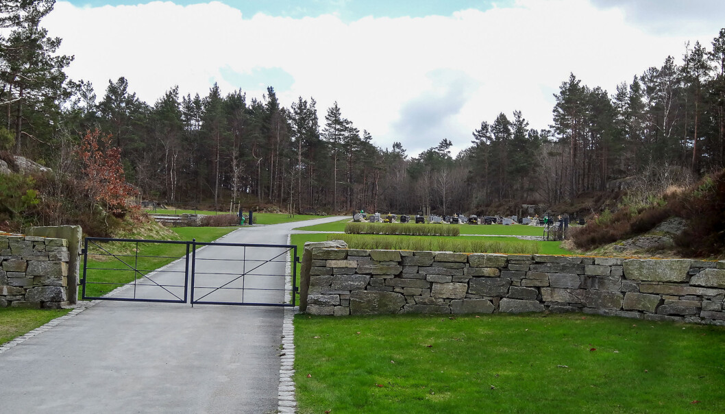 <span class=" italic" data-lab-italic_desktop="italic"><span class=" font-weight-bold" data-lab-font_weight_desktop="font-weight-bold">Voie kirkegård i Kristiansand.</span></span> <span class=" italic" data-lab-italic_desktop="italic"><span class=" font-weight-bold" data-lab-font_weight_desktop="font-weight-bold">Voie kirkegård i Kristiansand.</span></span>