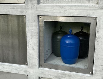 <span class=" italic" data-lab-italic_desktop="italic"><span class=" font-weight-bold" data-lab-font_weight_desktop="font-weight-bold">Nisjene i urneveggen har plass for inntil fire urner.</span></span> <span class=" italic" data-lab-italic_desktop="italic"><span class=" font-weight-bold" data-lab-font_weight_desktop="font-weight-bold">Nisjene i urneveggen har plass for inntil fire urner.</span></span>