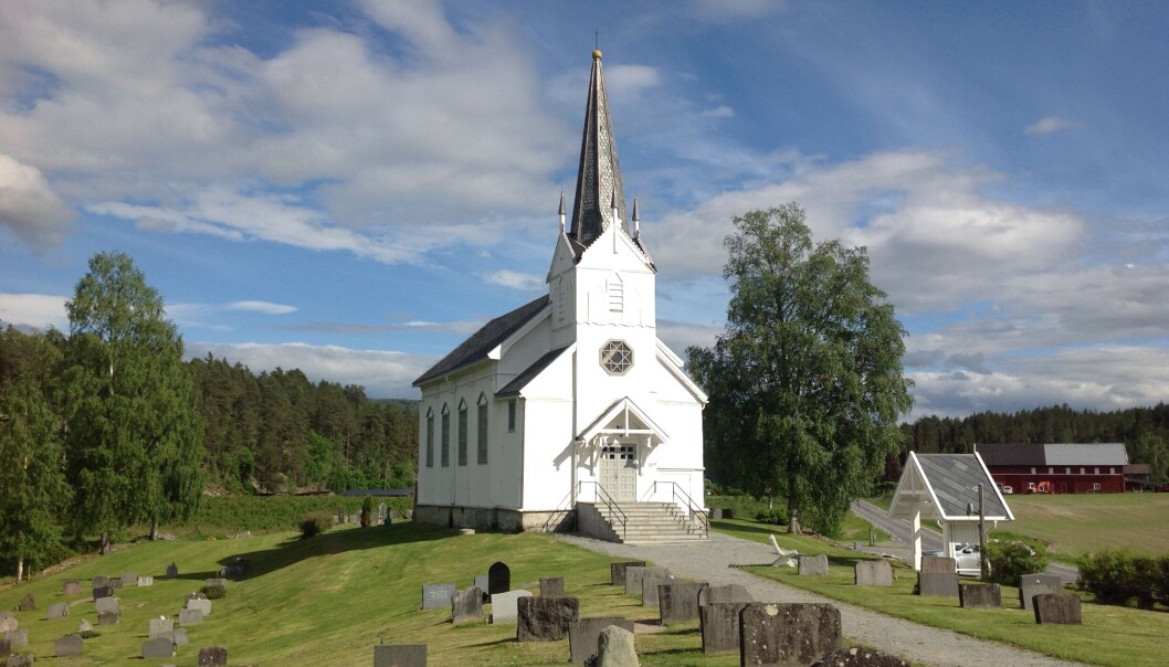 Lisleherad kirke og gravplass. Lisleherad kirke og gravplass.