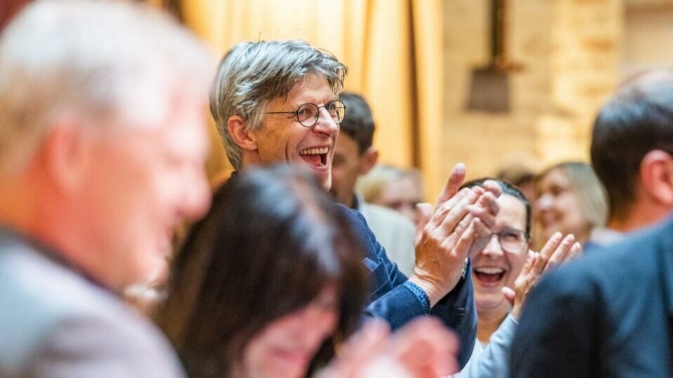 Agnar Kaarbø, politisk redaktør i Kommunal Rapport, sammen med sjefredaktør Britt Sofie Hestvik under fjorårets prisutdeling. Foto: Håkon Mosvold Larsen, NTB.