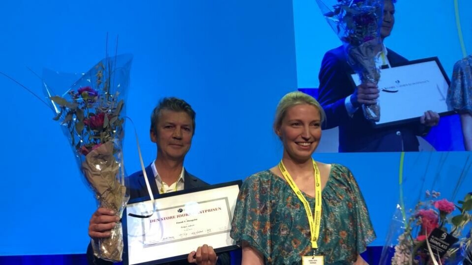 Fjorårets vinnere av Den store journalistprisen: Mona Grivi Norman og Frank V. Haugsbø fra VG mottok prisen for Tolga-saken. Maria Mikkelsen var også på vinnerlaget, men ikke til stede da prisen ble delt ut under Nordiske mediedager i Bergen. (Foto: Kristine Foss).