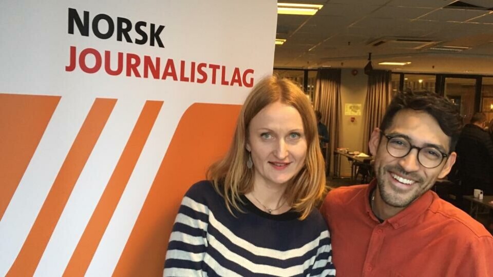 Frilansere er klare for oppdrag. Her er leder for NJ Frilans, Lisbet Jære, sammen med nestleder Brian Cliff Olguin. Foto: Oddrun Midtbø.