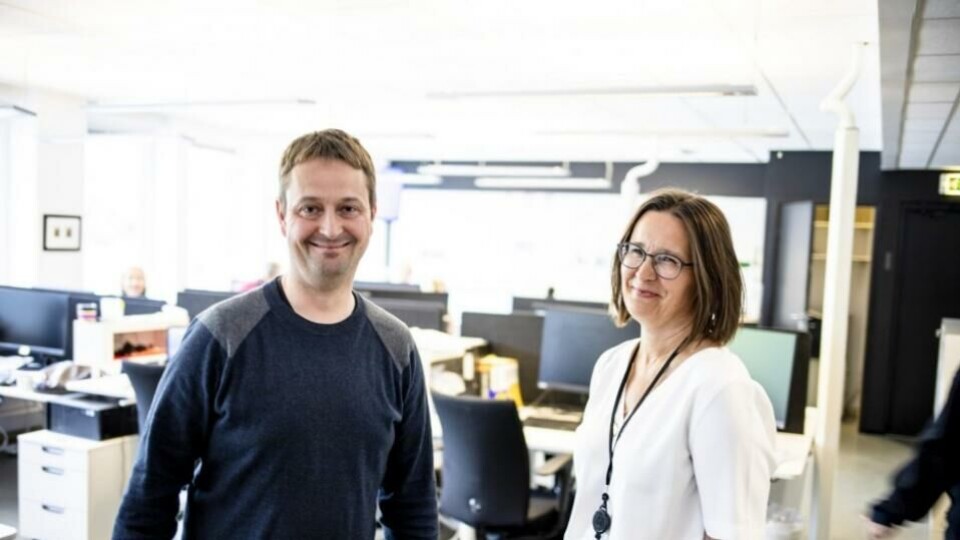 Espen Andersen forlater jobben i NRK og begynner som utviklingsredaktør i Kommunal Rapport. Ansvarlig redaktør, Britt Sofie Hestvik sier hun er veldig glad for rekrutteringen. (Foto: Magnus Knutsen Bjørke).