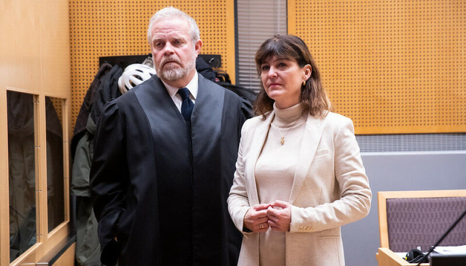 Tinius-direktør Kjersti Løken Stavrum sammen med advokat Jon Wessel Aas i tingretten høsten 2024, der stiftelsen tapte. Nå anker de saken. (Foto: Petter Berntsen/NTB).